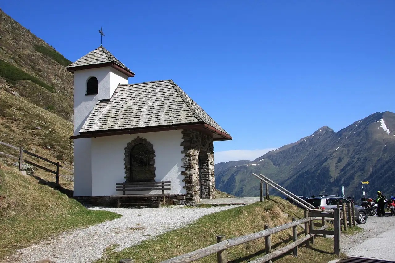 Metal Roofing Panels: Expert Guide for Homeowners